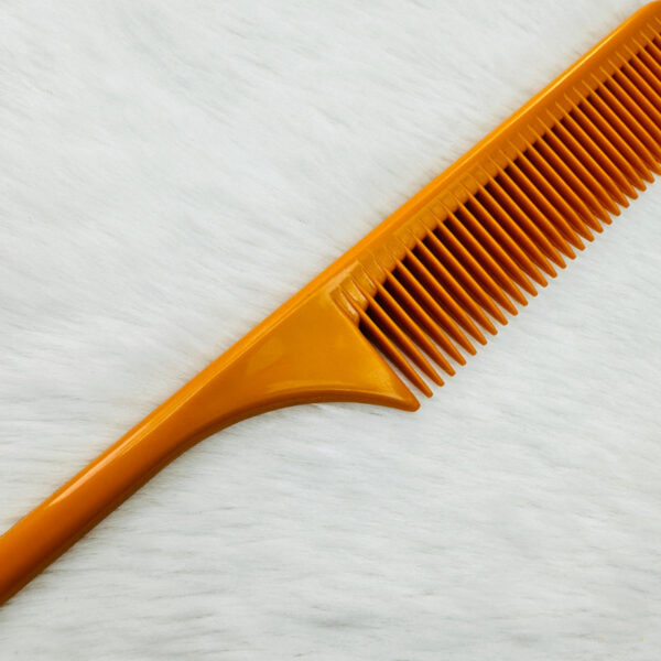 Tail Comb Plastic - Image 3